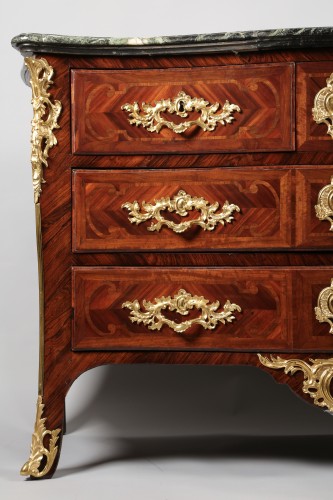 Commode Louis XV estampillée de Pierre Migeon (1701-1758) - Mobilier Style Louis XV