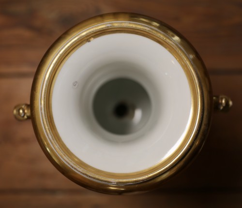 Antiquités - Paire de vases Empire en porcelaine de la Manufacture Dihl
