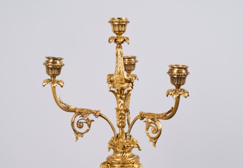 Paire de candélabres Louis XVI en bronze ciselé et doré - Luminaires Style Louis XVI