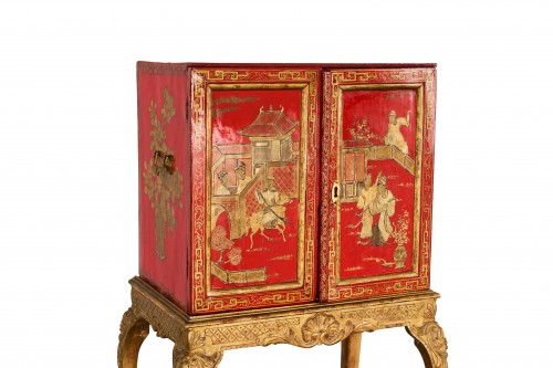 Cabinet en laque de Chine d'époque XVIIIe siècle - Mobilier Style 