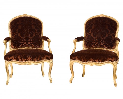 Paire de fauteuils Louis XV à la Reine estampillés Delanois