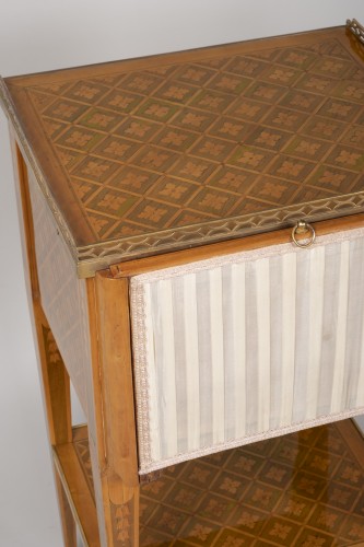 Antiquités - Small Louis XVI salon table with dressing table top stamped Dester