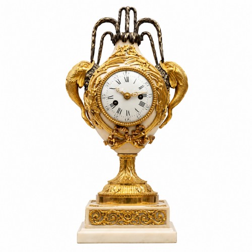 Pendule Louis XVI aux dauphins, mouvement de Noël Leroy