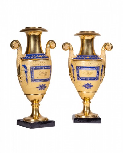 Pair of Empire period vases in Paris porcelain