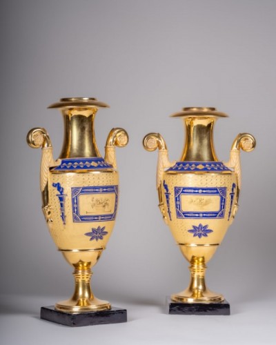 Pair of Empire period vases in Paris porcelain - Porcelain & Faience Style Empire