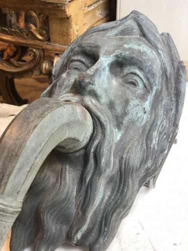 Bouche de fontaine en bronze, masque de Neptune - Costermans Antiquités