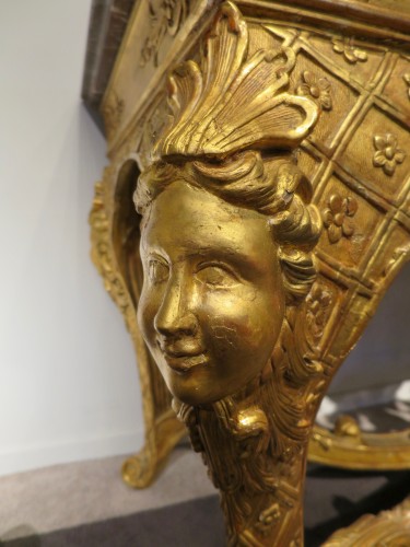 Table à gibier d'époque Régence en bois sculpté doré et marbre Rouge Royal - Régence
