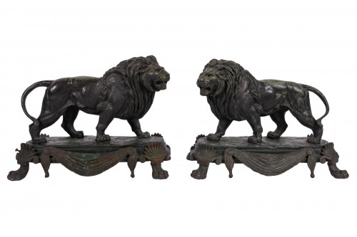 Paire of bronze lions by Paul Edouard Delabrièrre