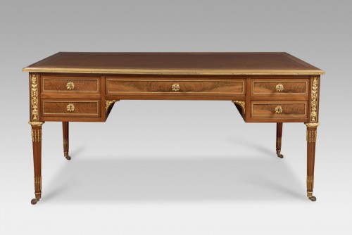 Bureau plat Louis XVI en acajou - Louis XVI