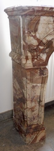 XIXe siècle - Cheminée  en marbre Brèche du XIXe siècle