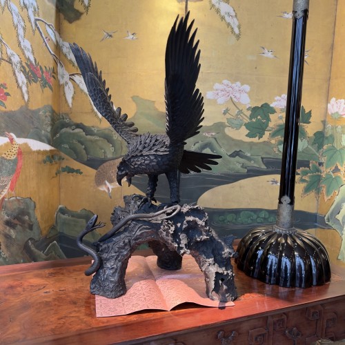 XIXe siècle - Aigle et serpent en bronze, Japon époque Meiji
