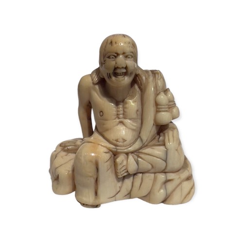 Netsuke representind a rakan, Japan  Edo periid 18th Century 