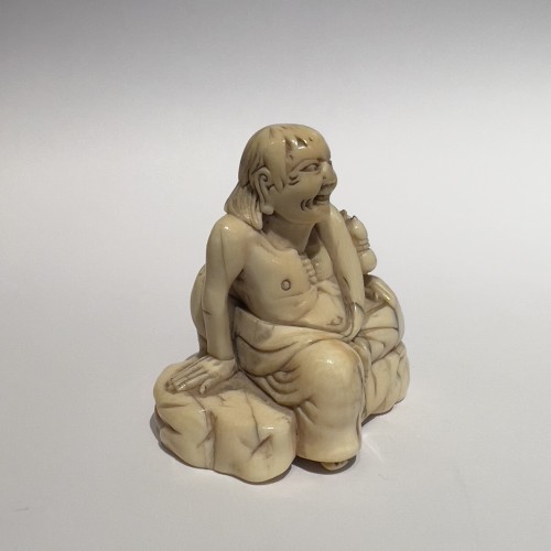 Asian Works of Art  - Netsuke representind a rakan, Japan  Edo periid 18th Century 