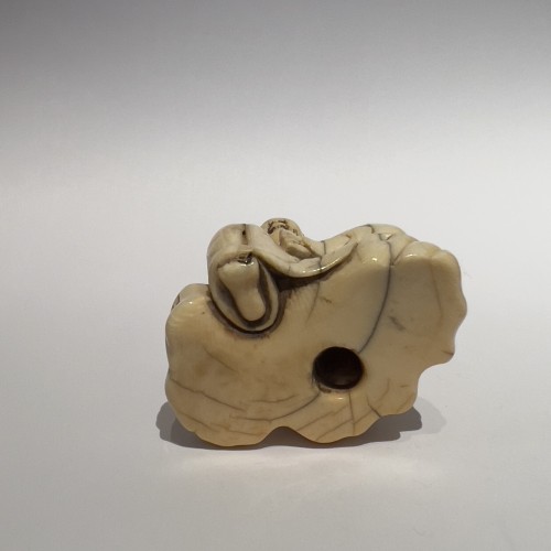 18th century - Netsuke representind a rakan, Japan  Edo periid 18th Century 