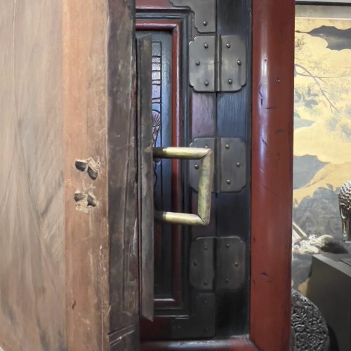  - Cabinet à trois niveaux en bois laqué, Corée XIXe siècle