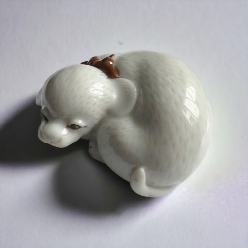 Asian Works of Art  - Hirado porcelain Katabori netsuke, Japan, Japan 19th century