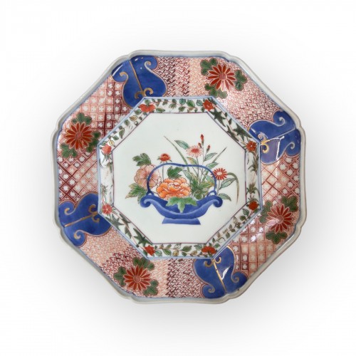 Ensemble de 3 assiettes Kenjo-Imari, Japon période Edo, XVIIIe siècle. - Arts d