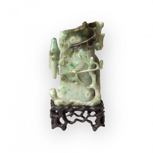 19th century - A carved jade brush pot. China Qing Dynasty