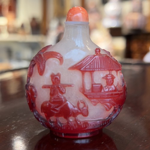 Asian Works of Art  - A ruby red overlay glass snuff bottle, Four noble occupations, early