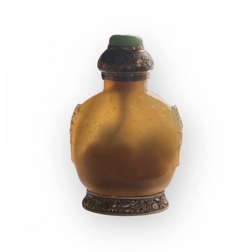 19th c, agate  Snuff bottle with a silver mount from Maison  Maquet  - 