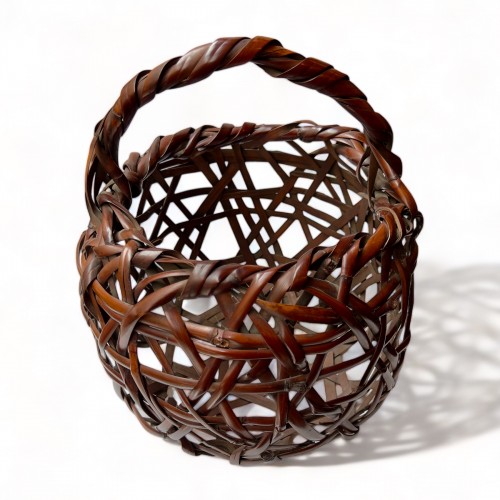 Japan, Bamboo basket hanakago by Tanabe Chikuunsai II (1910-2000). - Asian Works of Art Style 