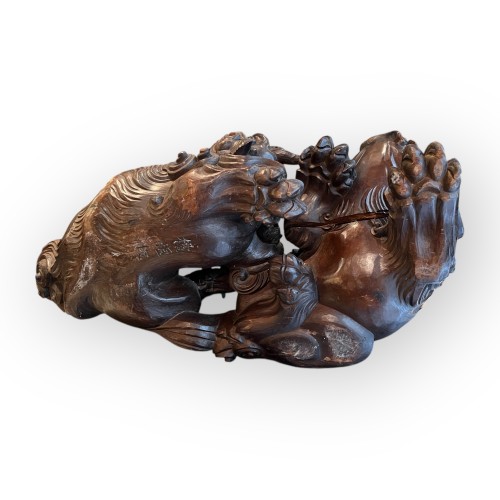  - Okimono de grande taille, Famille de Shishi  signé Toshun, Japon19e