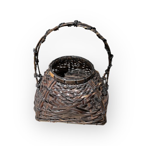 Asian Works of Art  - Whalebone hanakago, Japa ,Meiji-Taisho