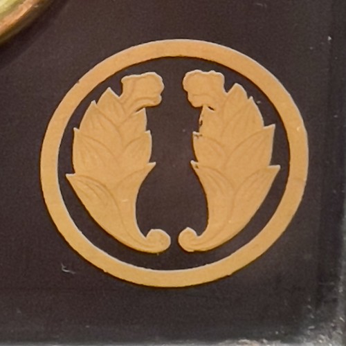 Asian Works of Art  - Kyodai, miror holdern Black and gold lacquer, Japan Edo period