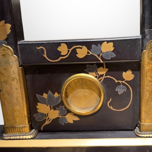 18th century - Kyodai, miror holdern Black and gold lacquer, Japan Edo period