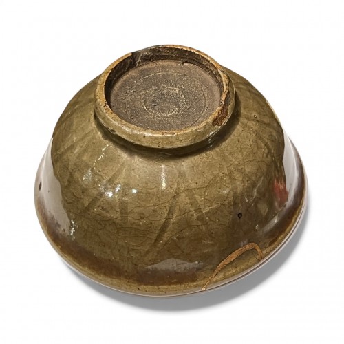 Longquan kilns, China, Zhejiang Province, Yuan Dynasty13th-14th century - Asian Works of Art Style 