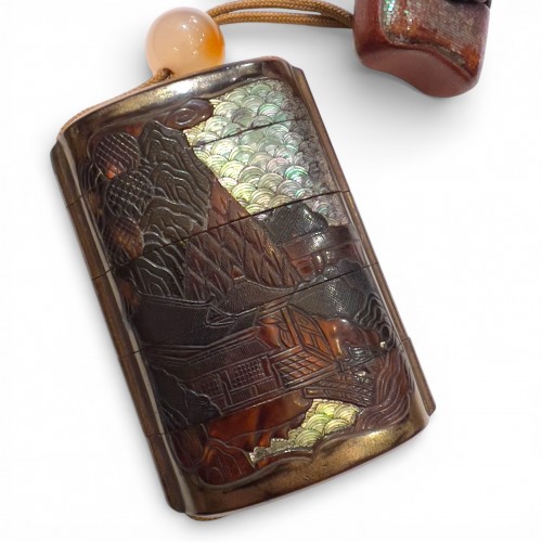 inro, late 17th–early 18th century, with four compartments and a lacquered lid. - Asian Works of Art Style 