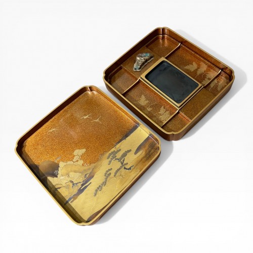 18th century - Suzuribako with horagai shell trumpet and pavilion landscape Japan Edo