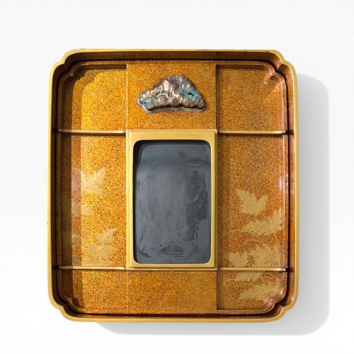  - Suzuribako with horagai shell trumpet and pavilion landscape Japan Edo