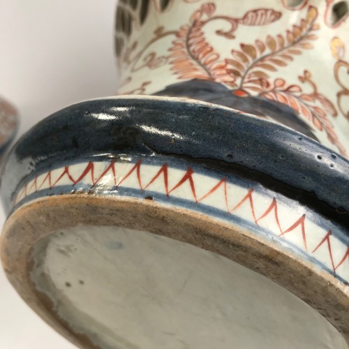 Antiquités - Paire de vases Imari en porcelaine d'Arita, Japon époque Edo, circa 1664-1700
