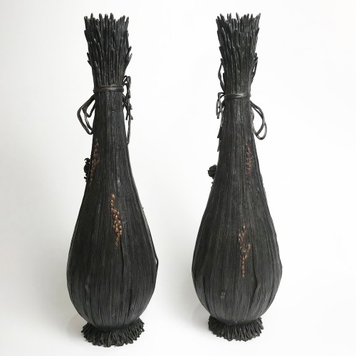 A Pair of  bronze vases by Oshima Joun, Meiji Period - 