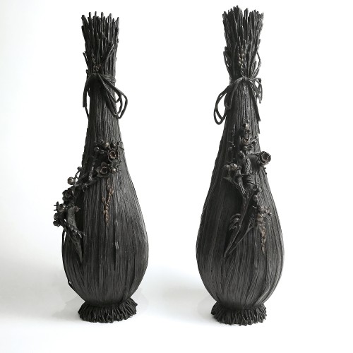 A Pair of  bronze vases by Oshima Joun, Meiji Period - 