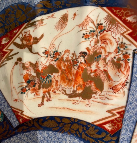 Japon Arita, très Grand plat Imari, époque Meiji - Cristina Ortega & Michel Dermigny