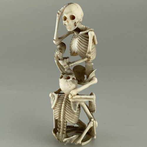 Okimono, two skeletons drinking sake, Japan 19th - 