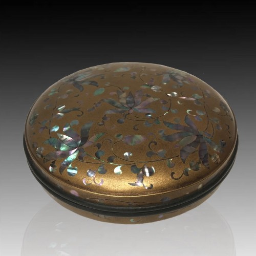 Asian Works of Art  - Japan, Edo period lacquer kagamibako