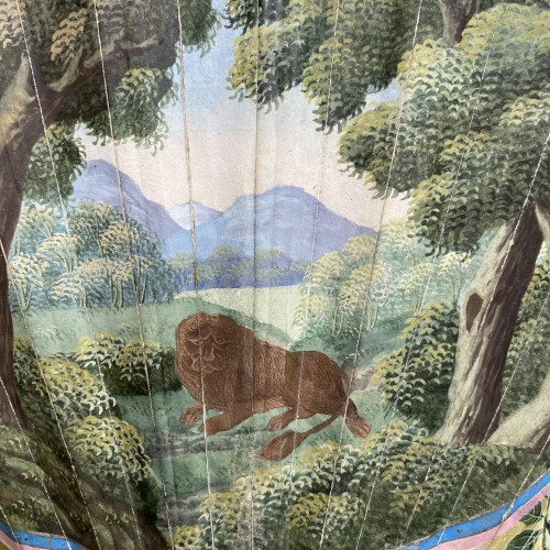 Chine, Eventail représentant un lion, Canton, fin du 18e siècle - 