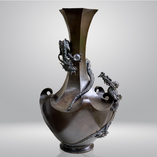 Asian Works of Art  - Bronze vase with decoration of dragons, Japan Meiji period circa 1880