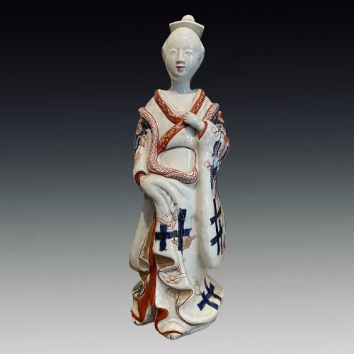 XVIIe siècle - Japon, Bijin en porcelaine d'Arita Imari, vers 1690, période Genroku