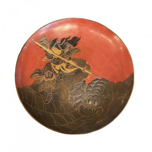 Japan, lacquer dish, Princess Kamigashi and the giant spider, Edo period