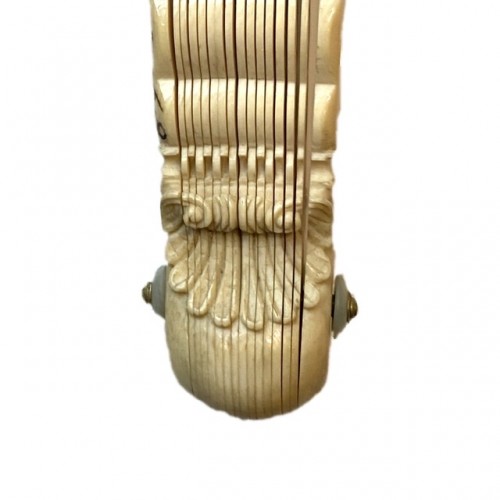 Objets de Vitrine  - France Chine - Eventail scène de basse-cour et chinoiseries, 18e siècle