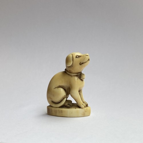 Asian Works of Art  - Japan, netsuke representing a dog, Edo period, late 18th, early 19th C.