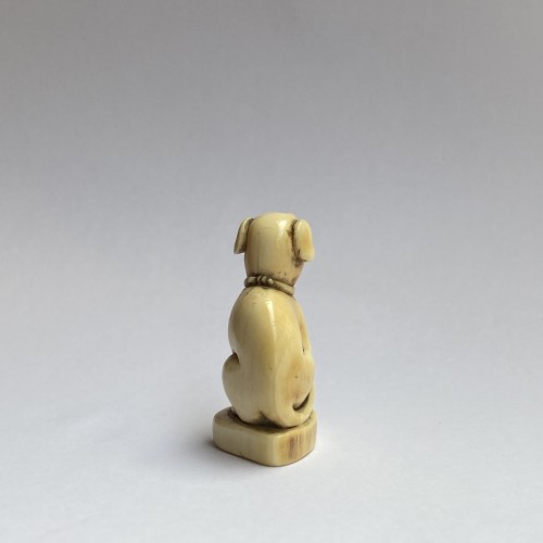 Japan, netsuke representing a dog, Edo period, late 18th, early 19th C. - 