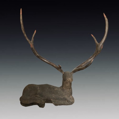 Resting deer, China Chu Kingdom, Warring States, 4th-3rd century BC. - Asian Works of Art Style 