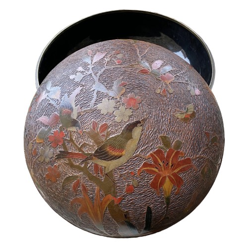 Asian Works of Art  - Large  lacquer cloisonné box, Japan Meiji period