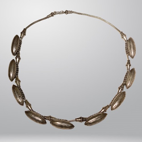 India, Kelala, silver necklace with amulets, late 19th century - Asian Works of Art Style 