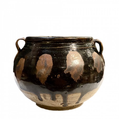A Russet-Spashed Black Glazed Twin Handled Jar, China Northern Song-Jin  - 